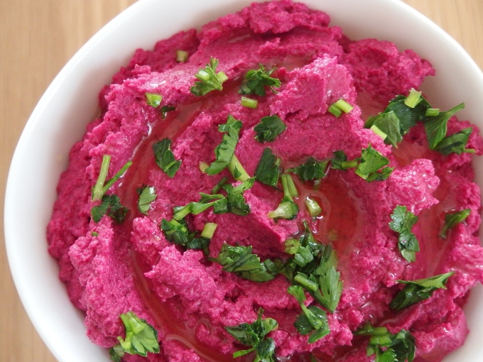 鮮やかなピンクのディップ ビーツとひよこ豆のフムス Beetroot Hummus Organic Recipe オーガニックレシピ